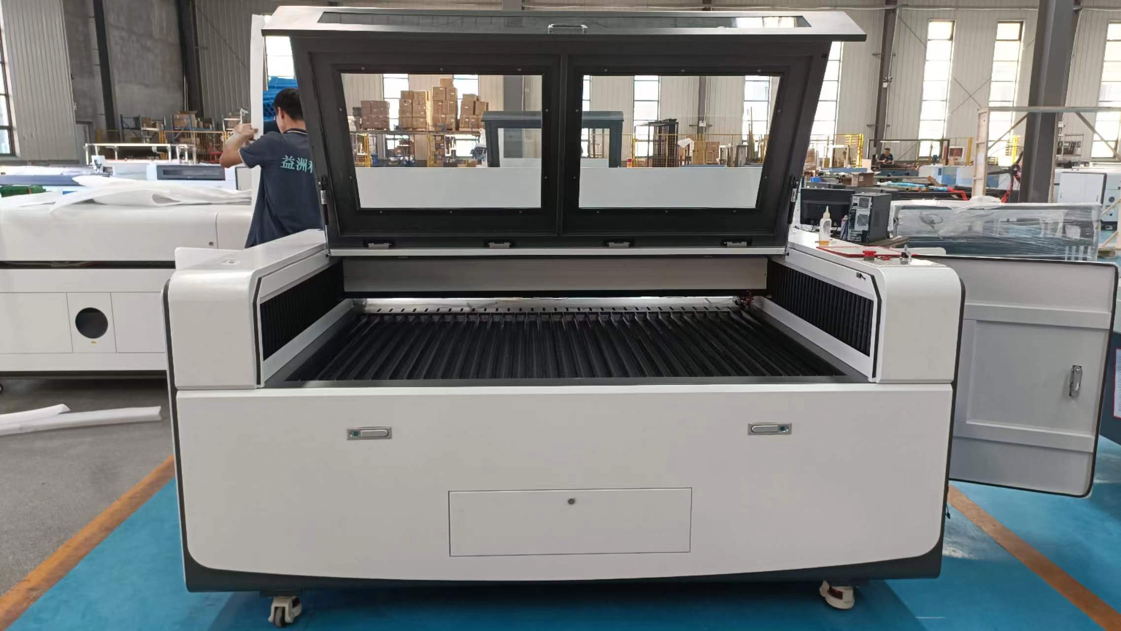 Y1610I 150W CO2 Laser Engraving Machine 1 Year Warranty Bench-Top Configuration Cheaper Price for